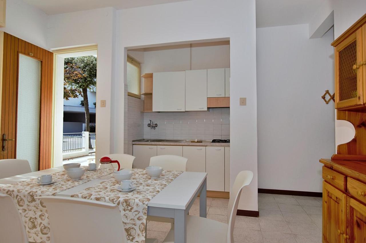 Residenza Valcris Apartment Lignano Sabbiadoro Luaran gambar