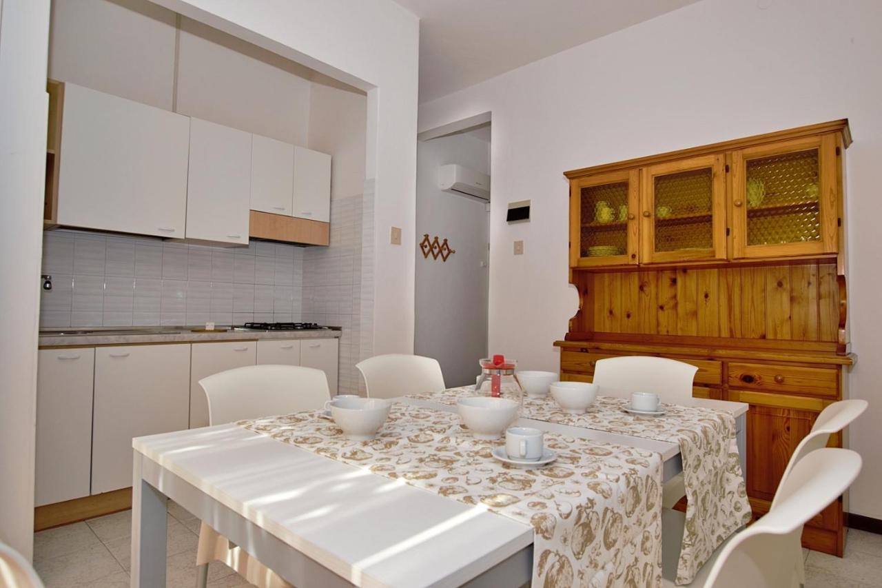 Residenza Valcris Apartment Lignano Sabbiadoro Luaran gambar