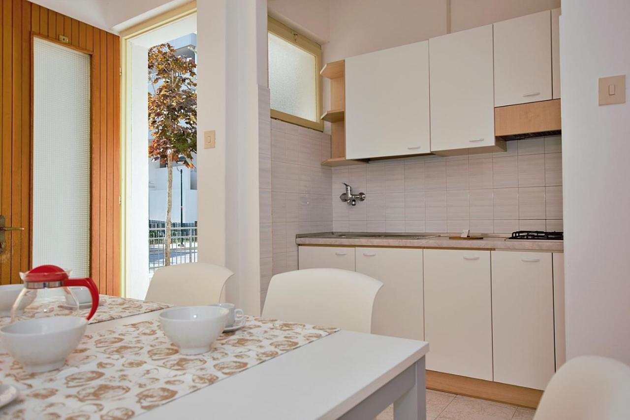 Residenza Valcris Apartment Lignano Sabbiadoro Luaran gambar