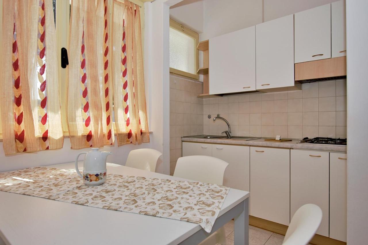 Residenza Valcris Apartment Lignano Sabbiadoro Luaran gambar